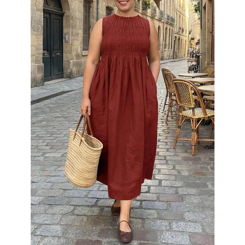 【Plus Size】TANKANEO Women's Plus Size Breathable Sleeveless Crewneck Ruched Maxi Dress with Pockets, Lightweight Casual Dresses for Day Wear & Beach, Matches Flat Shoes & Cardigan