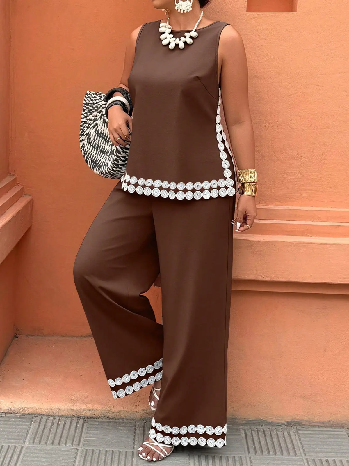 Plus Size Women's Two-Piece Set: Sleeveless Tank Top and Wide Leg Pants with Contrast Trim, Style for Summer Vacation, Casual Set