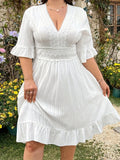 Plus Size Women's Summer Elegant V Neck Lace Trim Patchwork Dress, Half Sleeve Design, Woven Fabric, Plain Loose-Fitting Knee-Length Dress for All Seasons, Casual Wear, Beach Holiday Dress, Womenswear