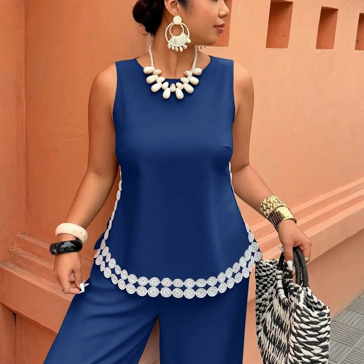 Plus Size Women's Two-Piece Set: Sleeveless Tank Top and Wide Leg Pants with Contrast Trim, Style for Summer Vacation, Casual Set