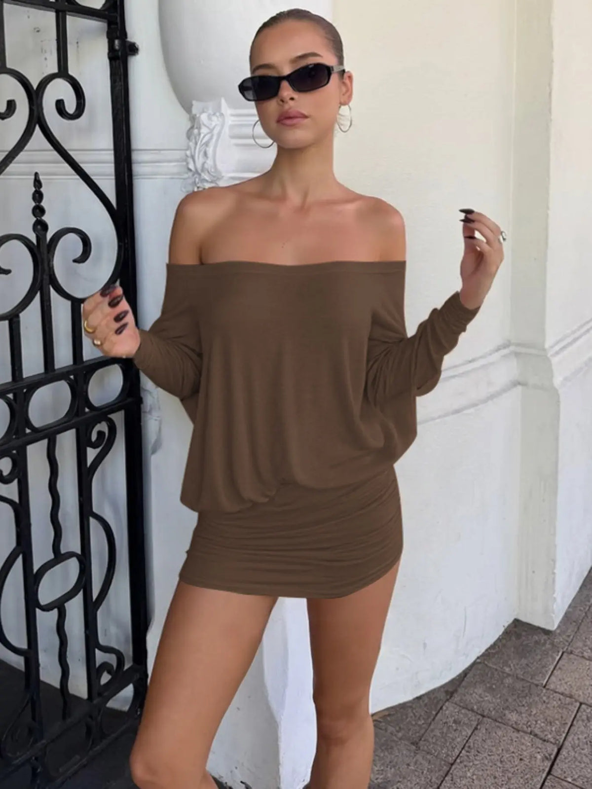 Women's Solid Off-The-Shoulder Long Sleeve Dress, Womenswear Fashion Statement Chic Elegant Fitted Minimalist Casual Sheer for Party Club Dating Wear, Women's Dress for Spring & Fall, Elegance