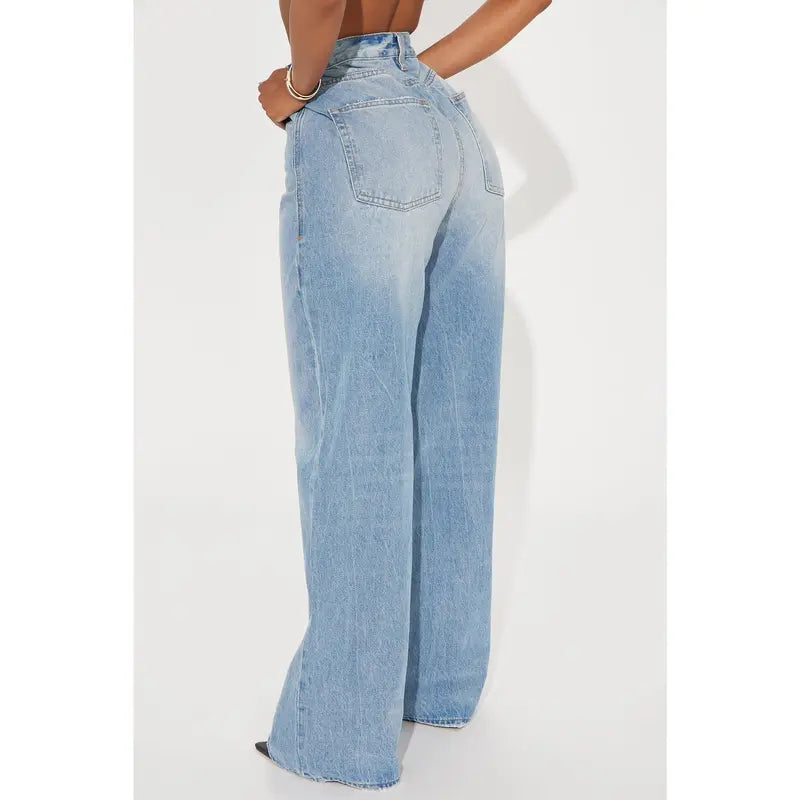 Back In The Game Baggy Jeans - Medium Wash