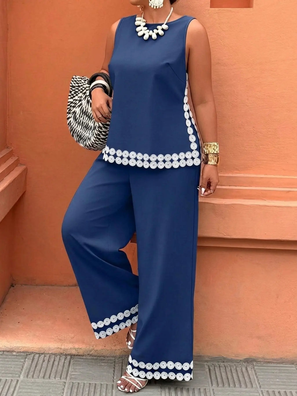 Plus Size Women's Two-Piece Set: Sleeveless Tank Top and Wide Leg Pants with Contrast Trim, Style for Summer Vacation, Casual Set