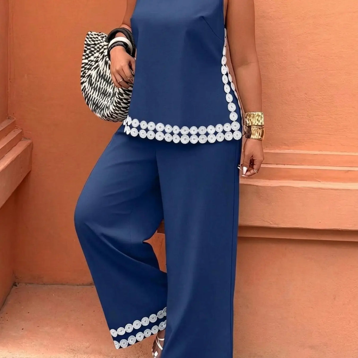 Plus Size Women's Two-Piece Set: Sleeveless Tank Top and Wide Leg Pants with Contrast Trim, Style for Summer Vacation, Casual Set